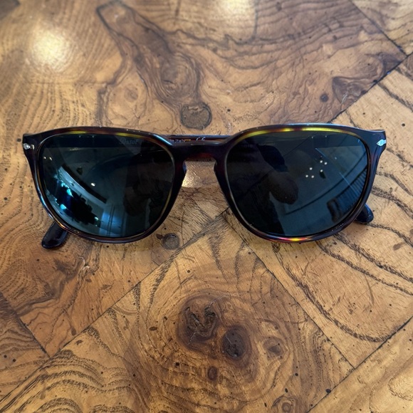 Persol Sunglasses - 3019-S - Picture 3 of 4